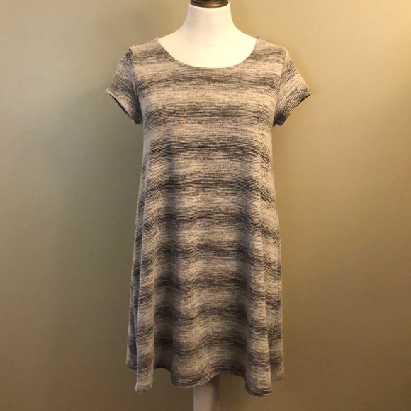 Mossimo Supply Co. Dresses & Skirts - Swing Dress-Lightweight Knit-M-Salt N Pepper EUC